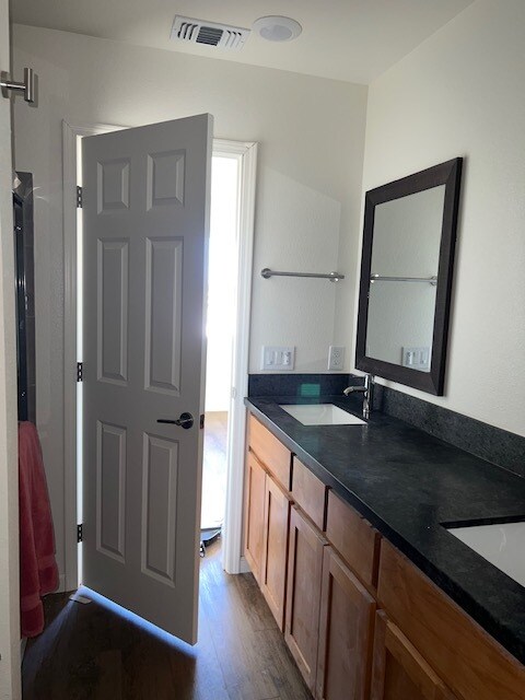 Building Photo - 5334 Kenneth Ave