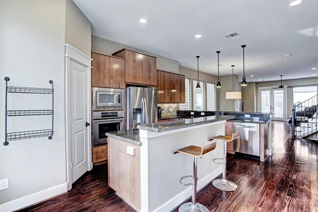 Building Photo - 511 Birdsall St