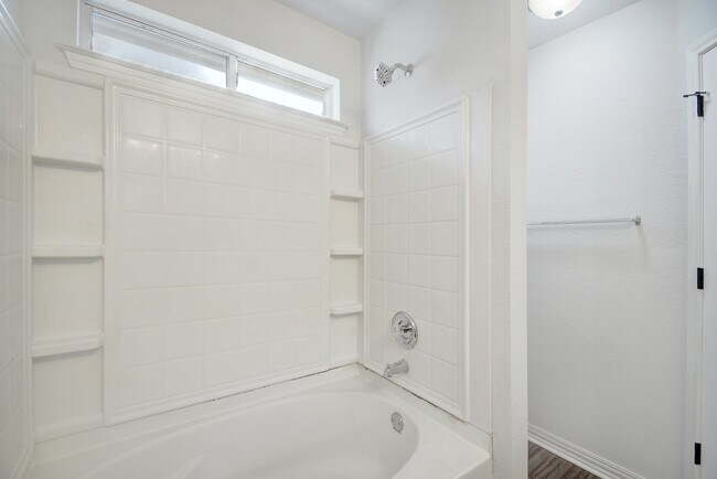 Building Photo - 117 Pheasant Trl