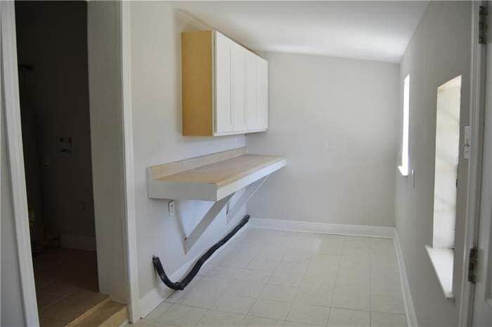 Building Photo - 4748 Newlands St