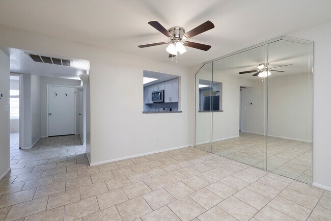 Building Photo - Gated First Floow Summerlin Condo - 2 Bedr...