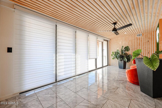 Building Photo - 3213 E Emile Zola Ave