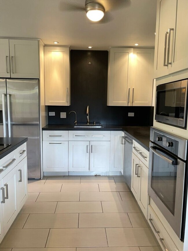 Building Photo - 2 Bedroom, 1 Bath House Across The Street ...