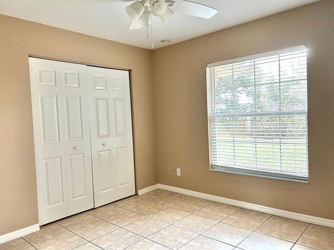 Building Photo - R# 5900-P