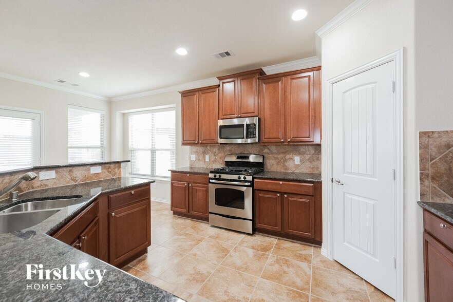 Building Photo - 7418 Upland Mill Ln