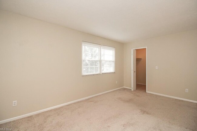 Building Photo - 1770 Rolling Hills Dr