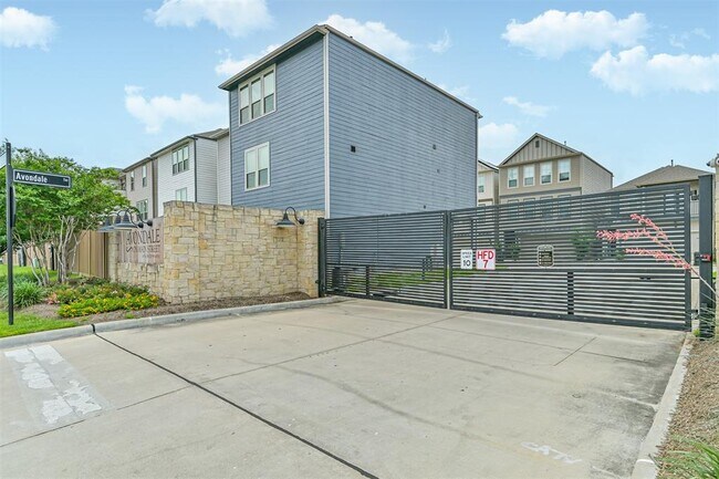Building Photo - 3407 Knighton Hill Dr