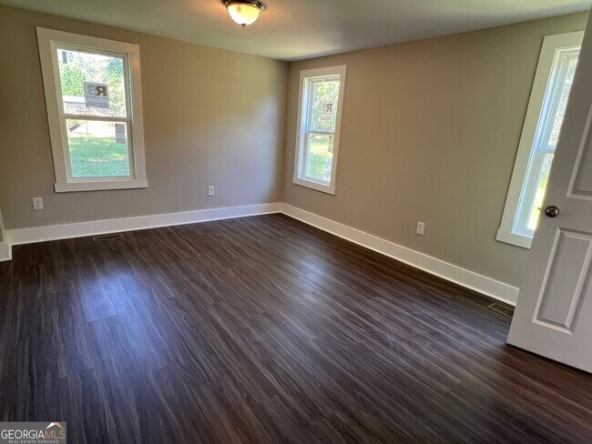 Building Photo - 2310 Hwy 42 S