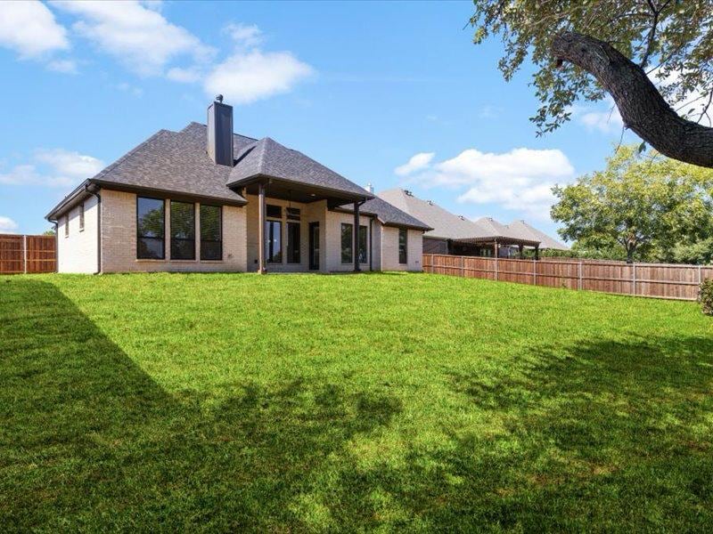 Building Photo - 8101 Oak Hollow Dr