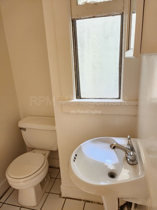 Building Photo - 1825 Ivar Ave