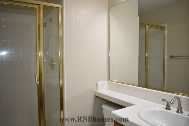 Building Photo - 2400 Carr Ct