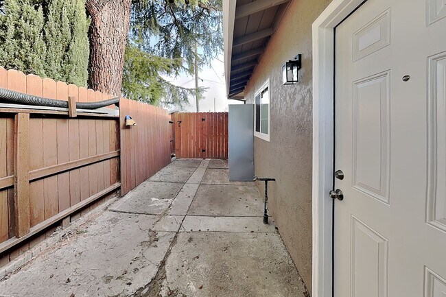 Building Photo - 10251029wo