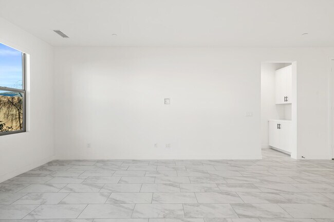 Building Photo - 73584 Henri Dr