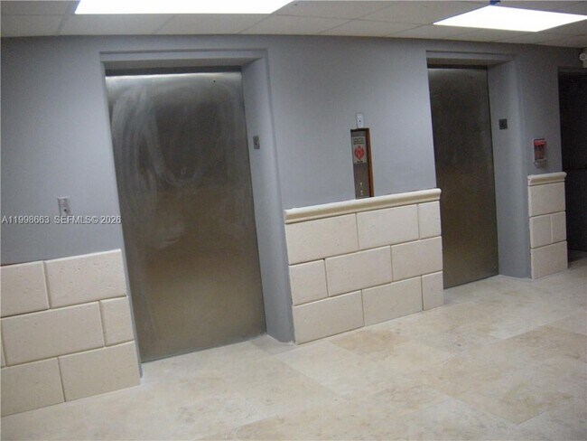 Building Photo - 7545 E Treasure Dr