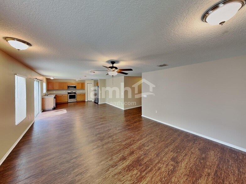 Building Photo - 7271 Wakeview Dr