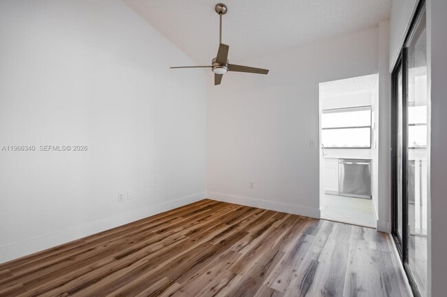 Building Photo - 889 Hamilton Dr