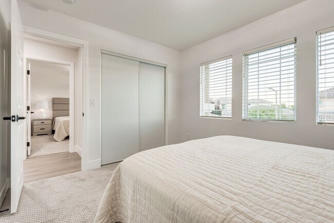 Building Photo - FULLY FURNISHED! Exudes sophistication with designer touches throughout