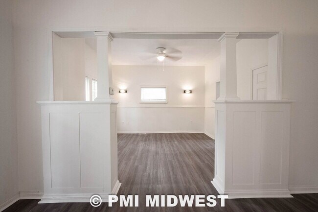 Building Photo - "Charming 3-Bedroom Home with Spacious Layout in Indianapolis!"