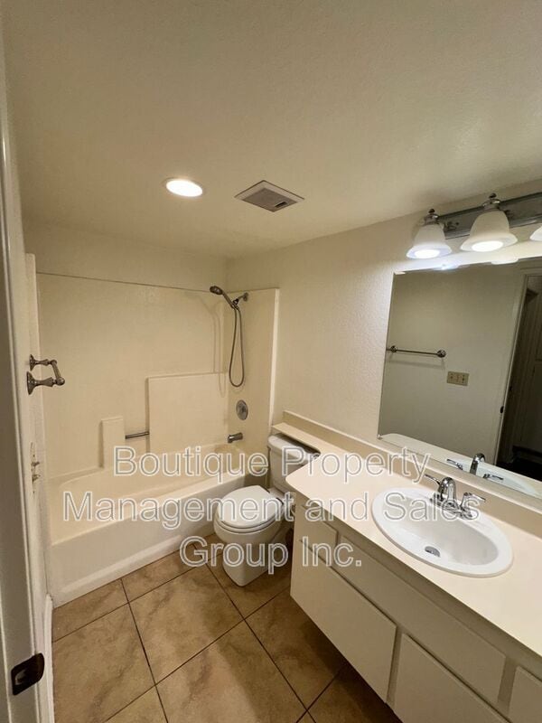 Building Photo - 20702 El Toro Rd