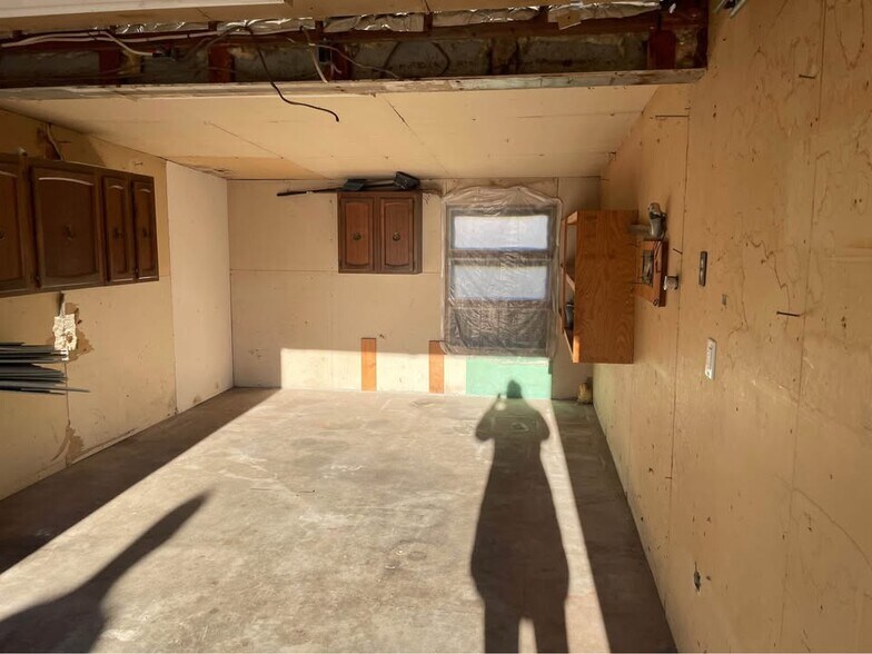 Building Photo - 84 Tuttle Ln