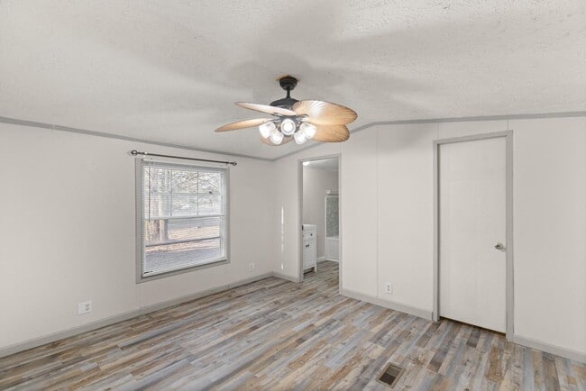 Building Photo - Peaceful Coastal Living Close to the Beach!