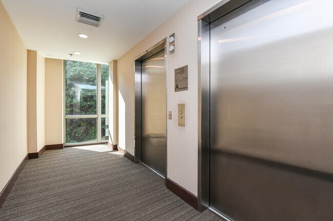 Building Photo - 800 Jackson St