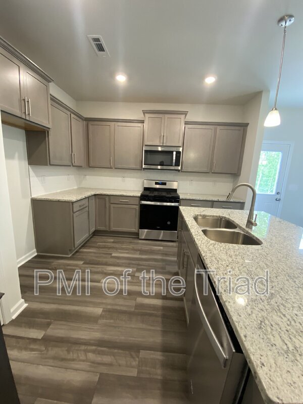 Building Photo - 4002 Beckton Trl