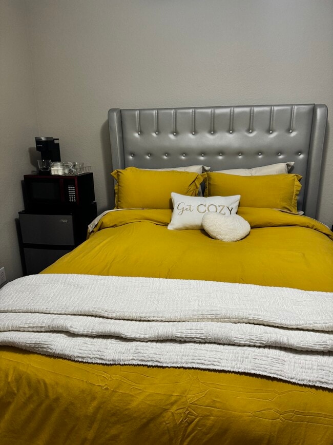 Building Photo - 9049 Boston Springs Ave