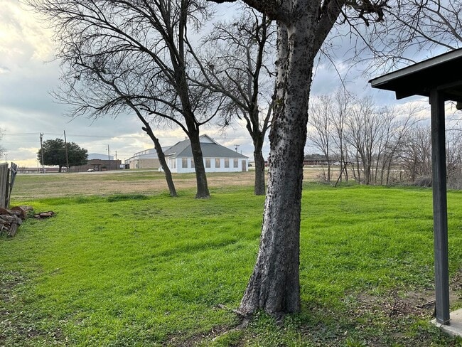Building Photo - 507 FM156
