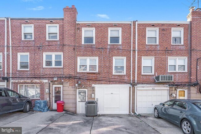 Building Photo - 861 Gainsboro Rd