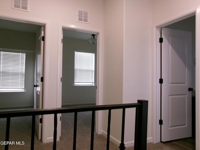 Building Photo - 1060 Hoppas Ct