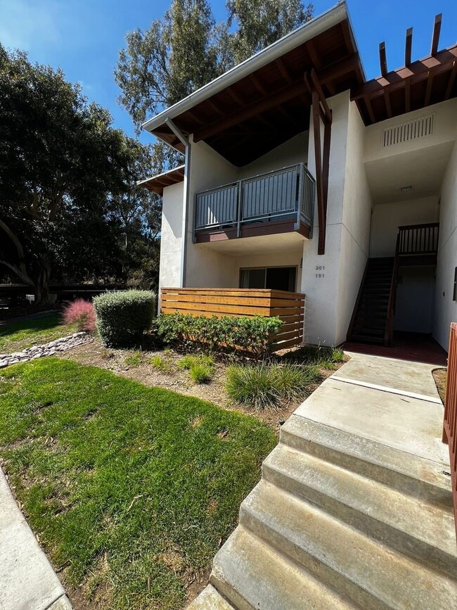 Building Photo - 1 BR 1 BA Condo in Encinitas, Gated Comple...