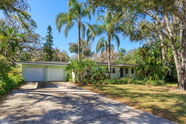 Building Photo - 816 Putnam Ave