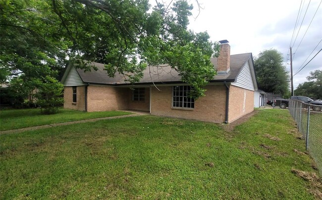 Building Photo - 11002 Melba Ln