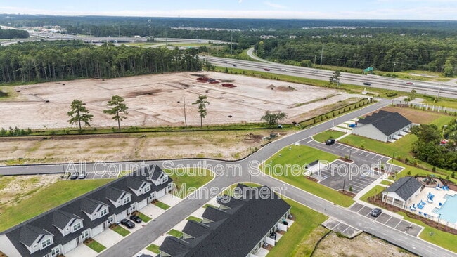 Building Photo - 136 Talladega Dr