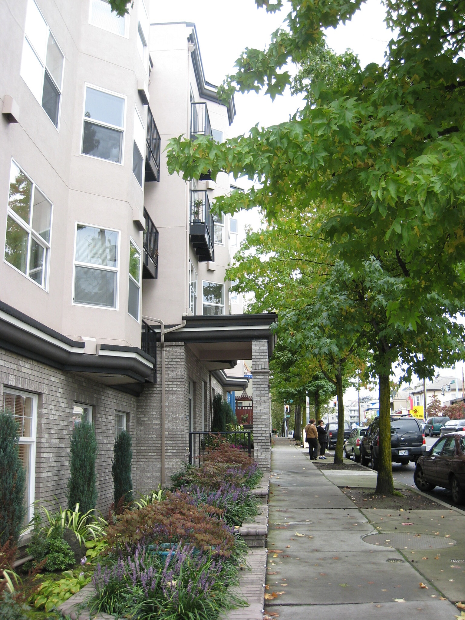 Building Photo - 621 5th Ave N