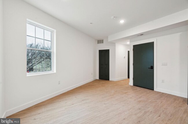 Building Photo - 4181 Mantua Ave