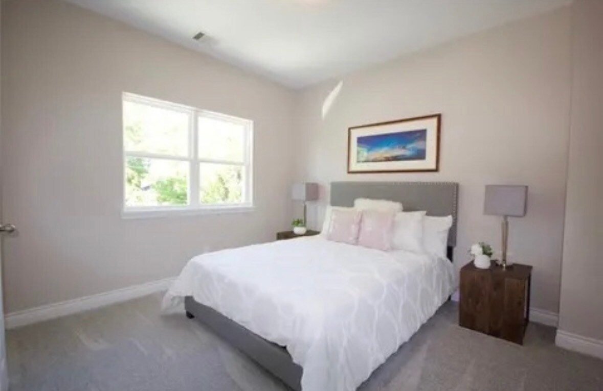 Building Photo - 210 Garrotsville St