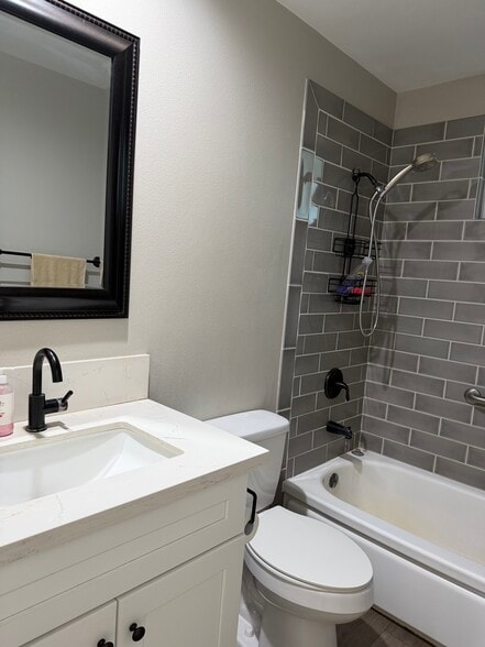 Building Photo - 15241 Dorian St