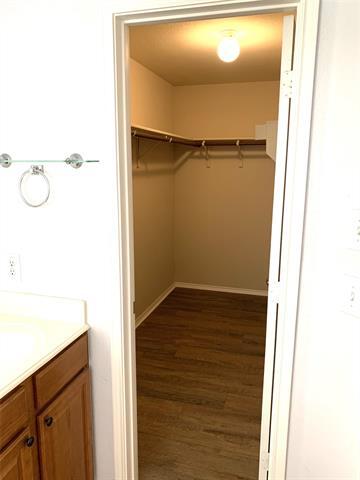 Building Photo - 9216 White Swan Pl