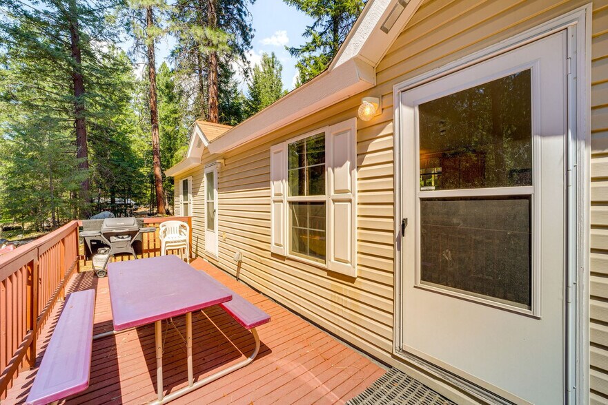 Building Photo - 16934 Tyee Dr