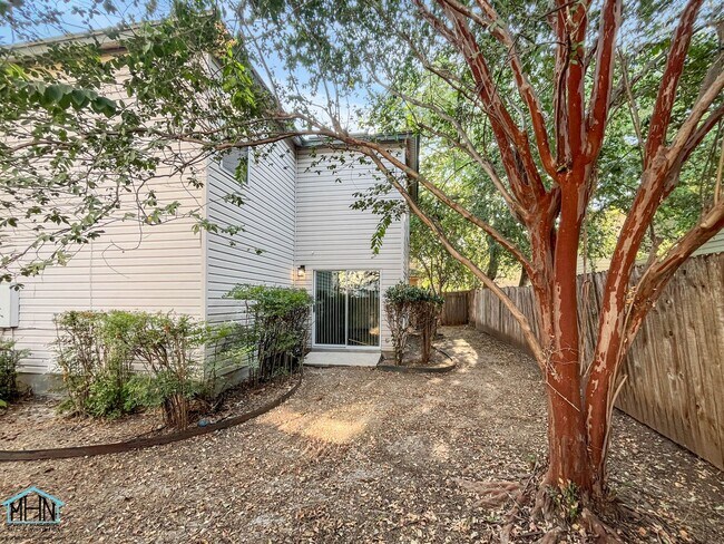 Building Photo - 6 Bedford Bay