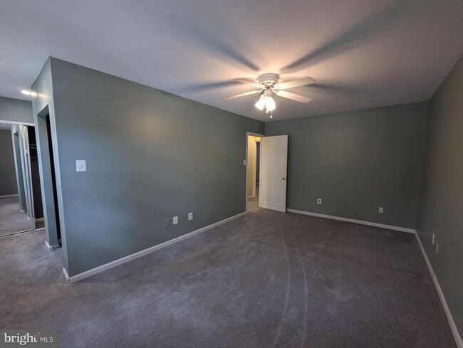 Building Photo - 8358 Stationhouse Ct