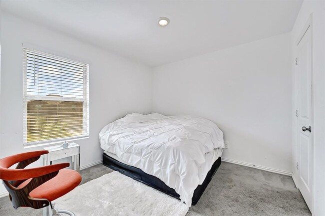 Building Photo - 18122 Rockvine Dr