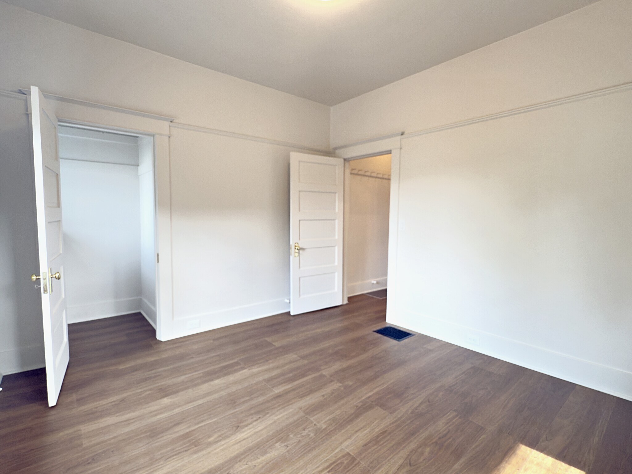Building Photo - 125 NE 84th Ave