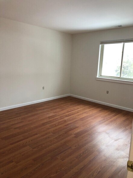 Building Photo - 5041 Green Mountain Cir