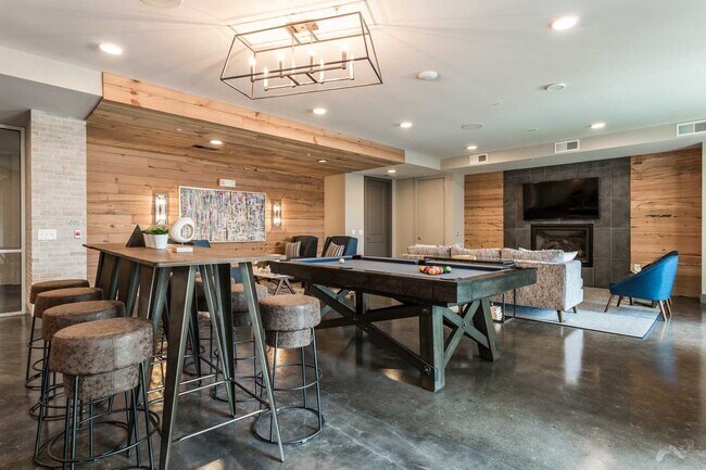 Building Photo - 1111 Durham Dr