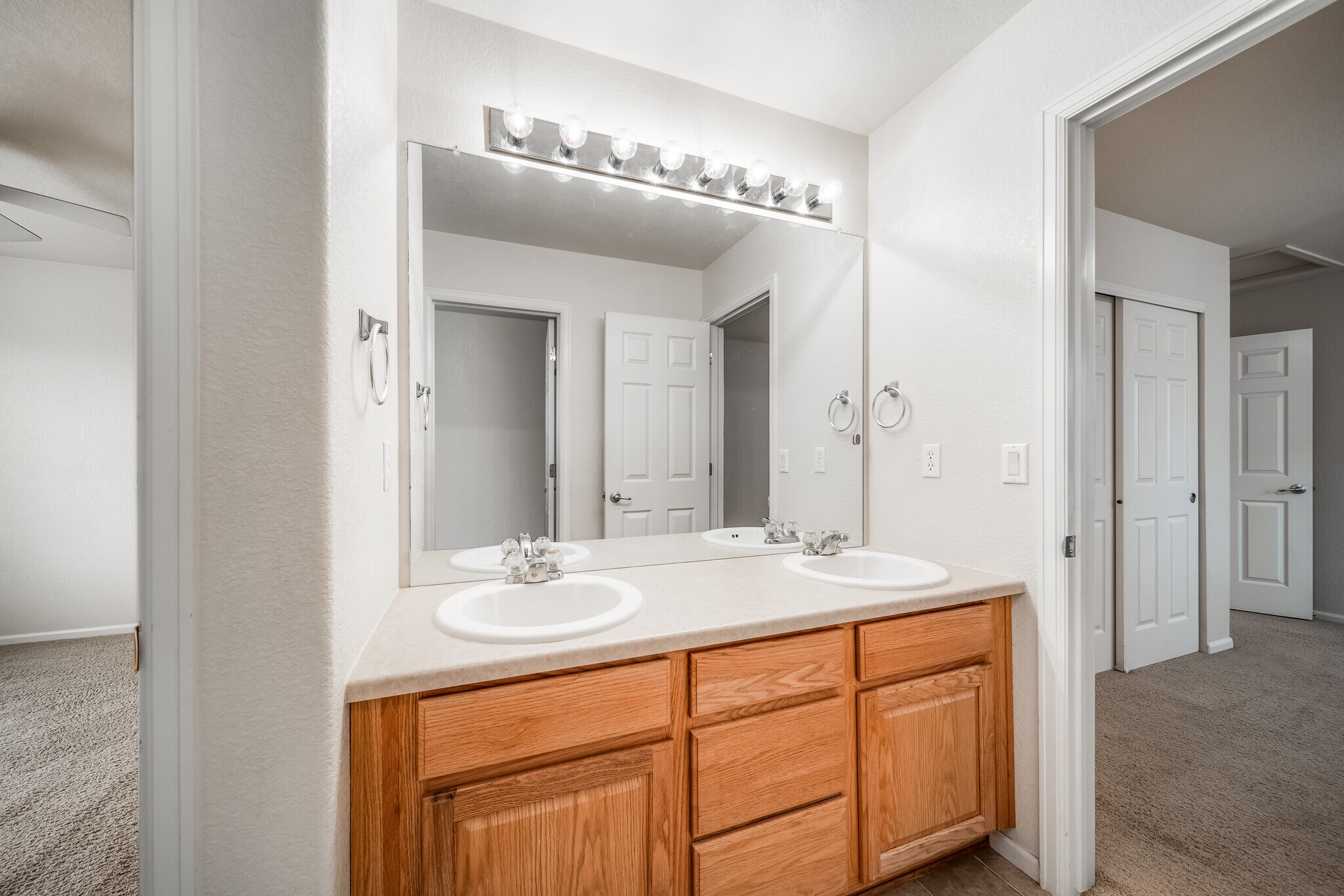 Building Photo - 11598 S Maiden Hair Way