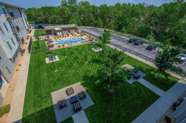 Building Photo - 2621 S Jefferson Ave