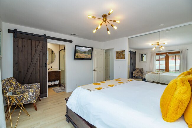 Building Photo - 54200 Avenida Madero